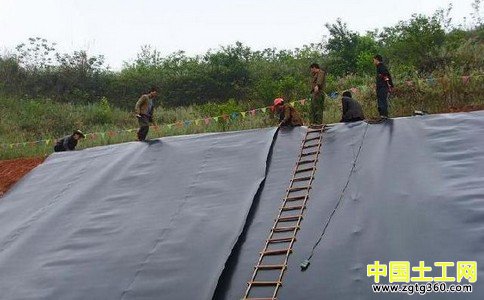 HDPE土工膜價格與復(fù)合土工膜價格有何不同